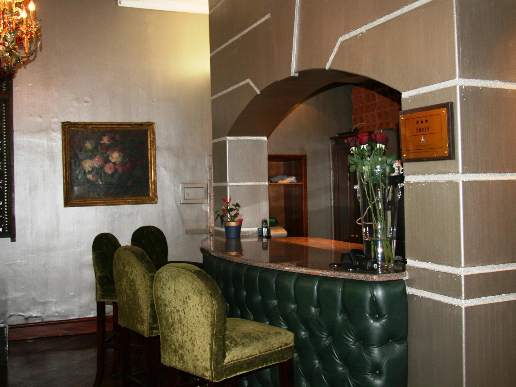 Tudor Hotel Cape Town Exterior photo