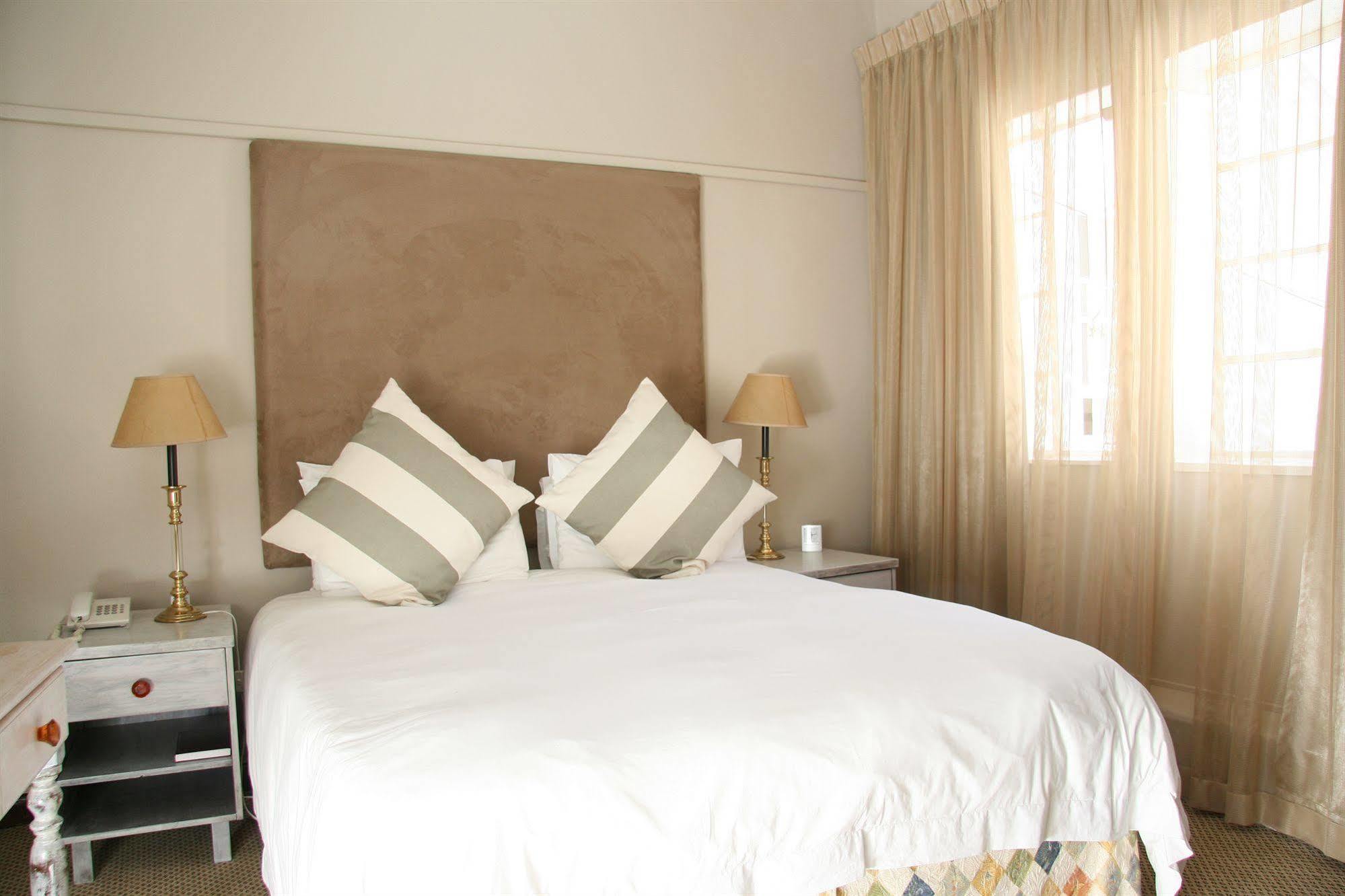 Tudor Hotel Cape Town Exterior photo