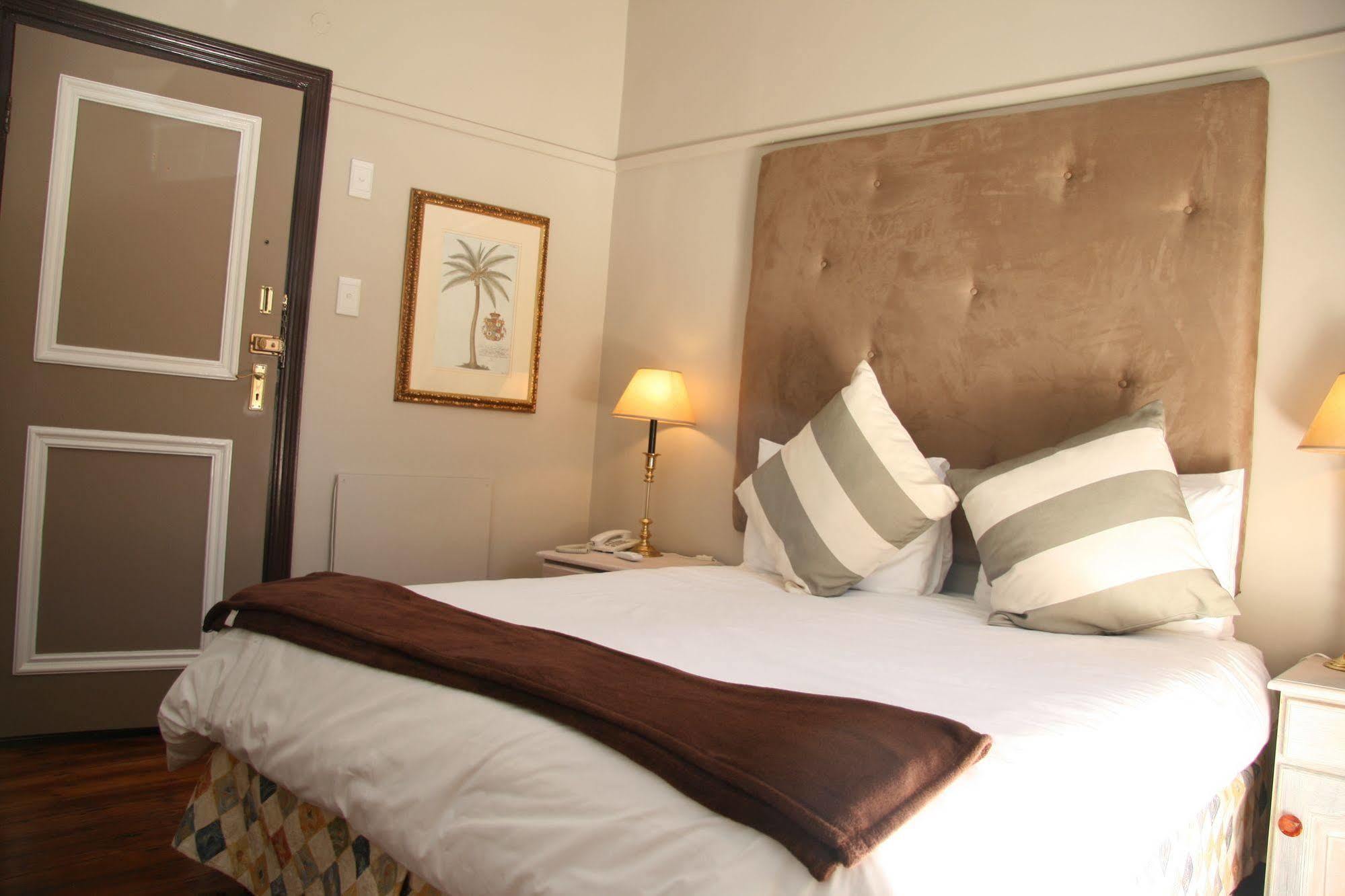 Tudor Hotel Cape Town Exterior photo