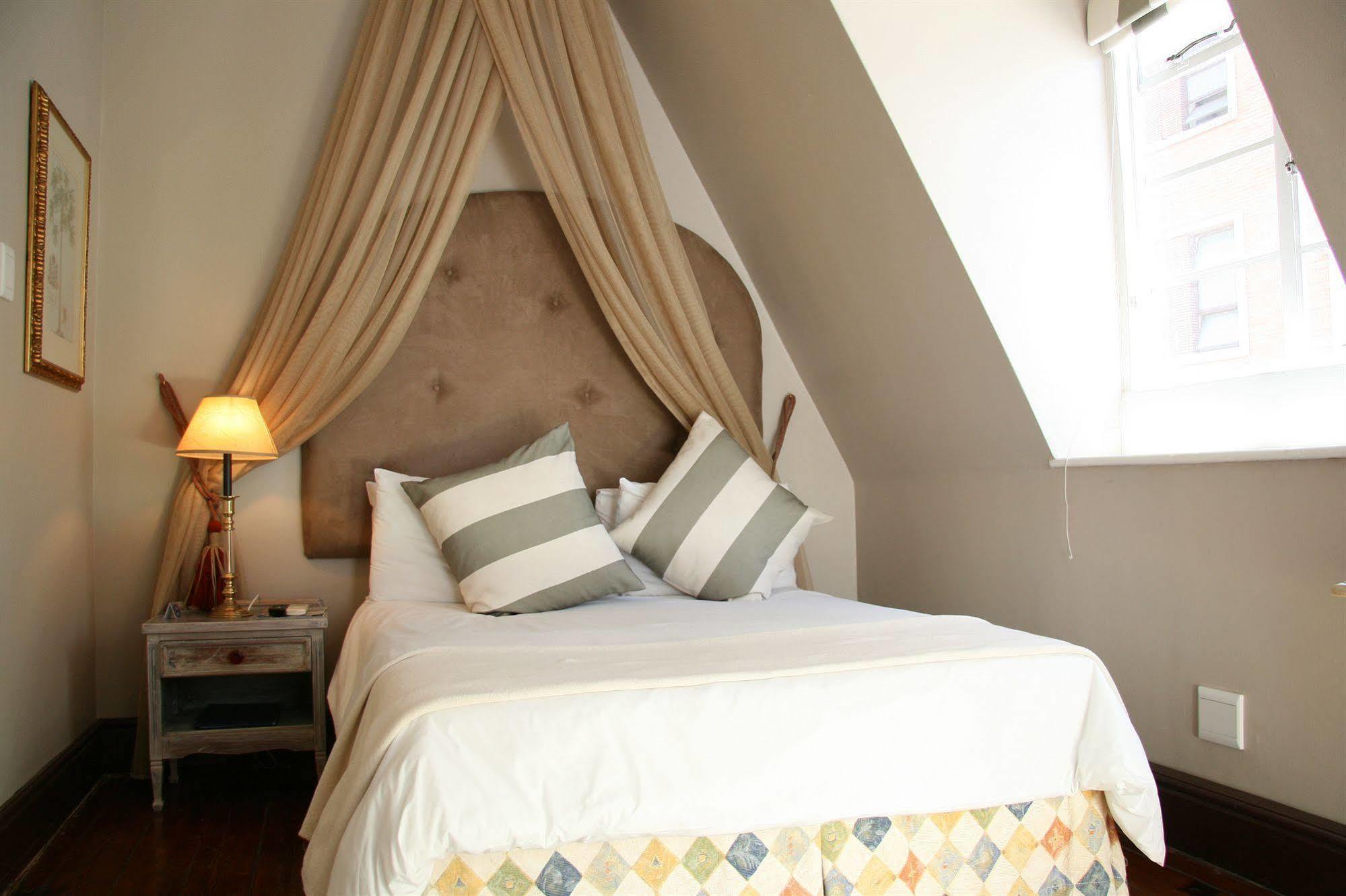 Tudor Hotel Cape Town Exterior photo