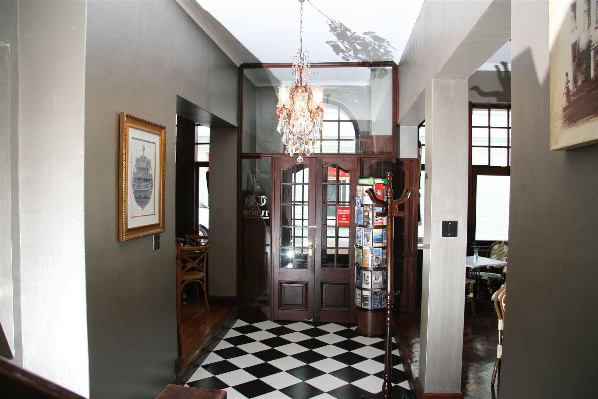 Tudor Hotel Cape Town Exterior photo