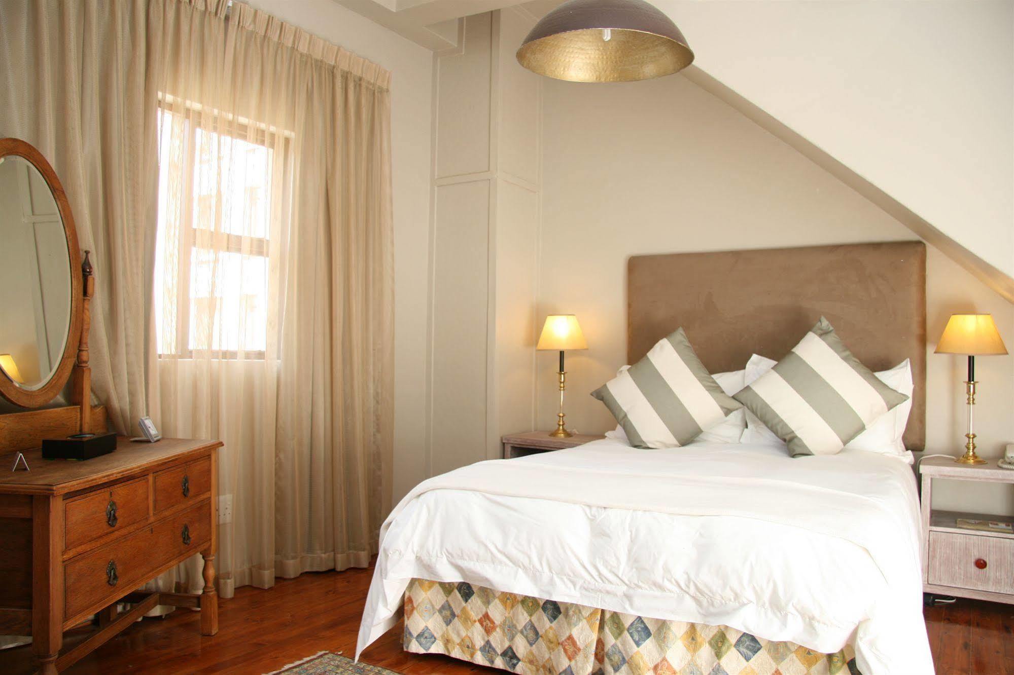 Tudor Hotel Cape Town Exterior photo
